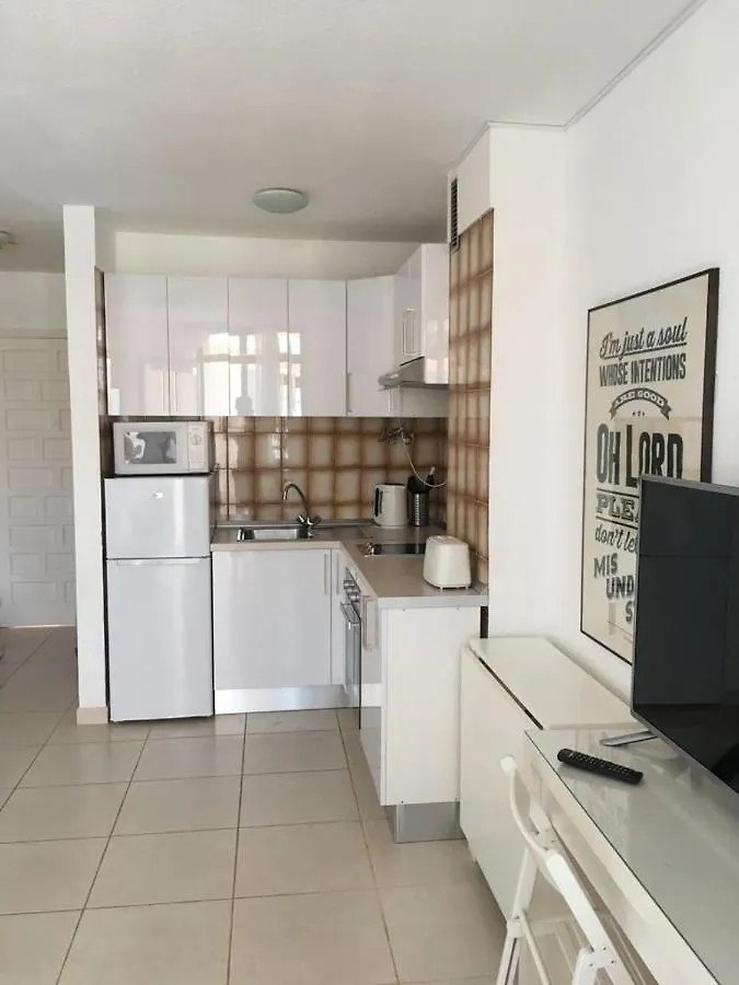 Apartment Lovely Studio Los Cristianos Wifi, Cable Tv, Pool Arona