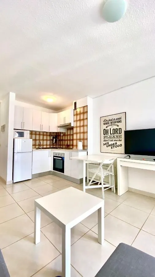 Apartment Lovely Studio Los Cristianos Wifi, Cable Tv, Pool Arona