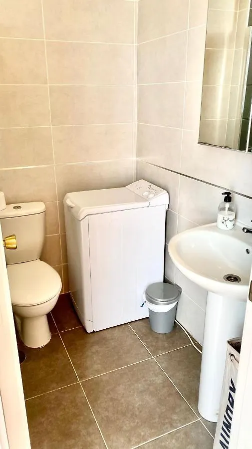Lovely Studio Los Cristianos Wifi, Cable Tv, Pool Arona  0*, Arona (Tenerife)